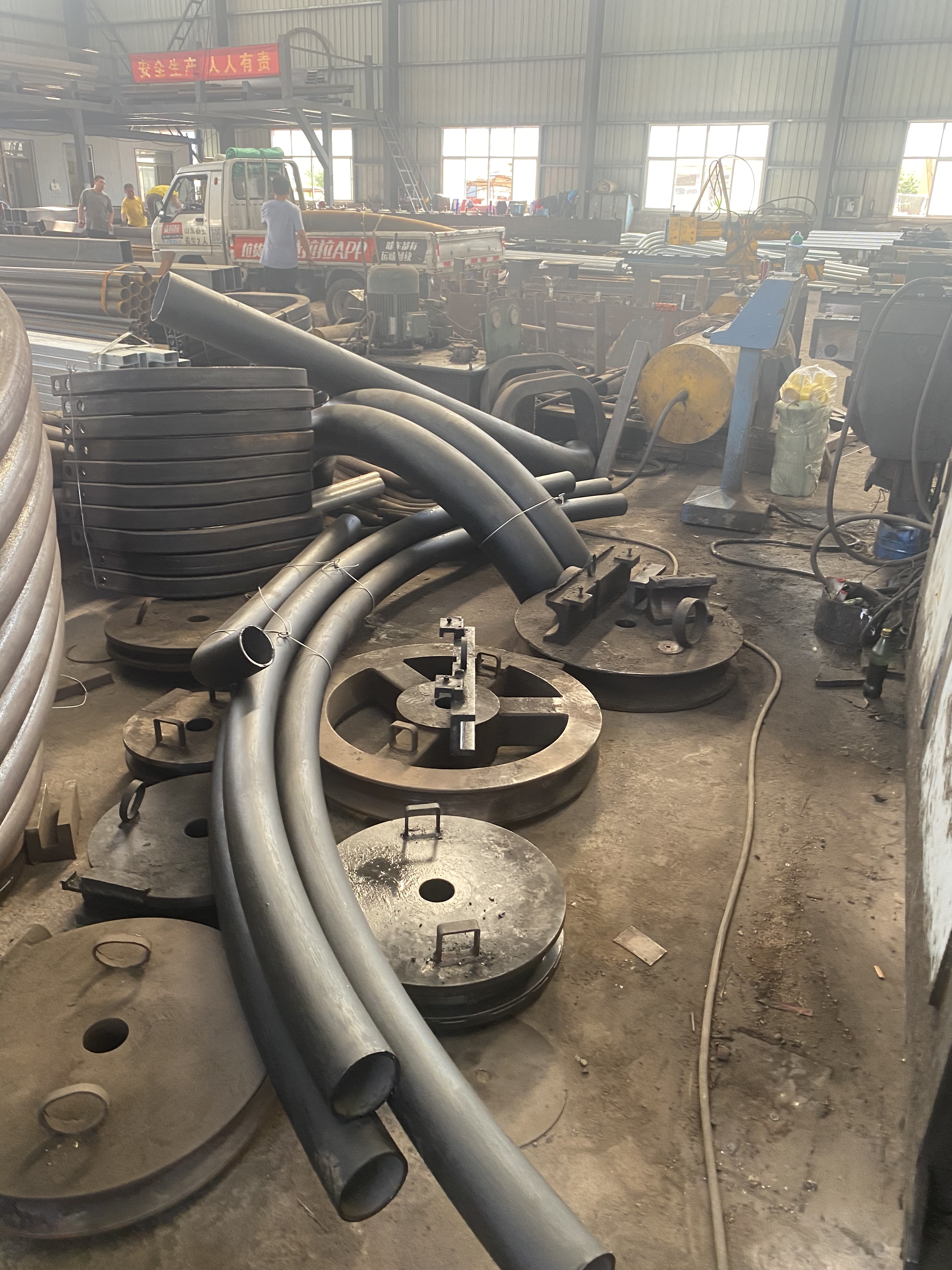 公司成功完成延安某采油厂三套负压排泥器的生产供货